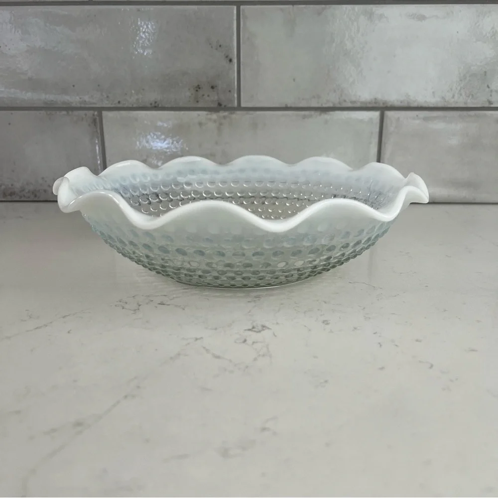 ANCHOR HOCKING Vintage 40s Opalescent Moonstone 9-1/2” Crimped Edge Bowl